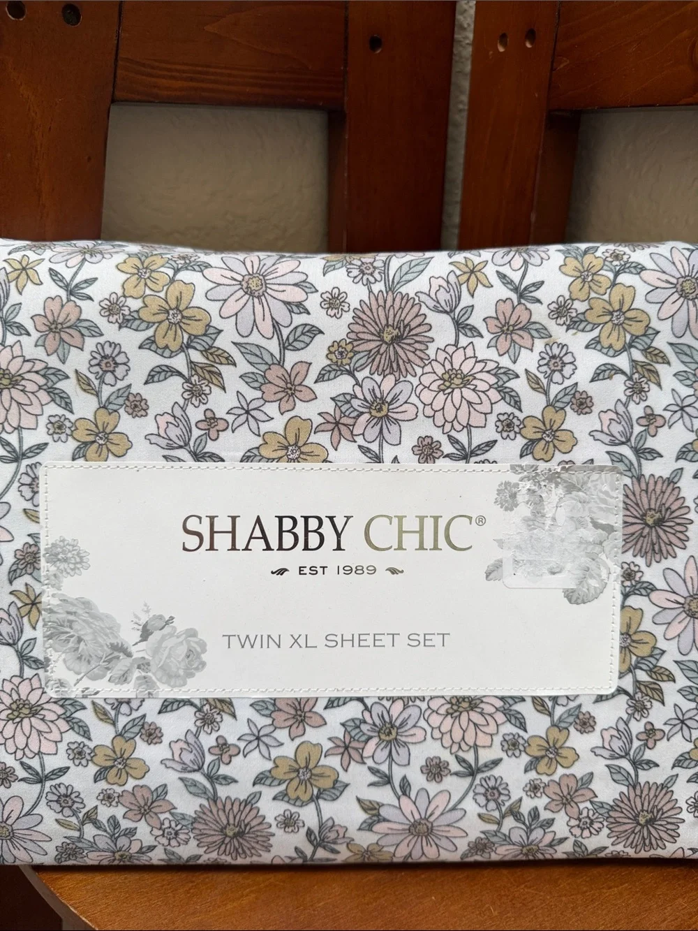New.. a Shabby Chic Twin XL Bed Sheet Set